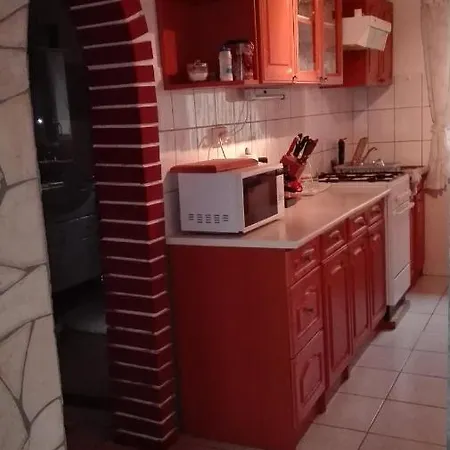 - Balaton 18118 Balatonberény