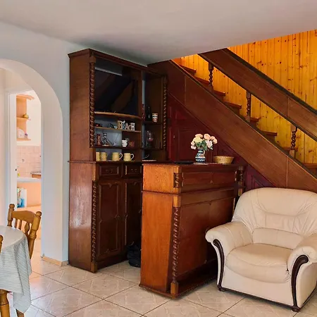 - Balaton 18118 Nyaraló *