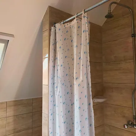 - Balaton 18118 Balatonberény