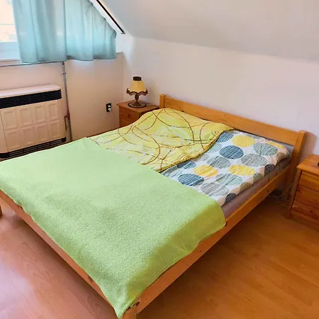 - Balaton 18118 Balatonberény