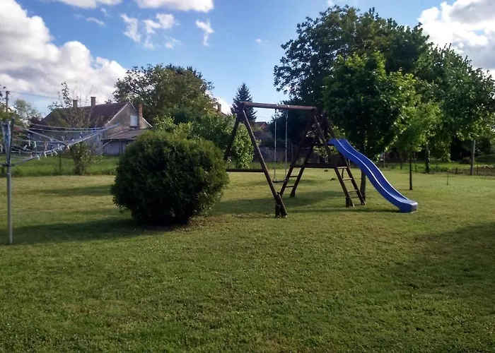 - Balaton 18118 Prázdninový dům *