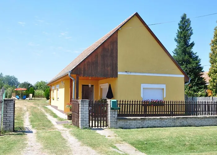 - Balaton 18118 Balatonberény
